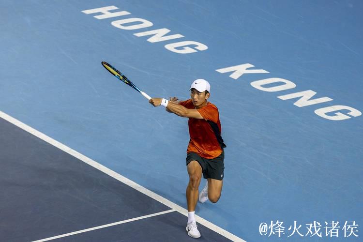 香港赛商竣程晋级八强 卢布列夫爆冷出局